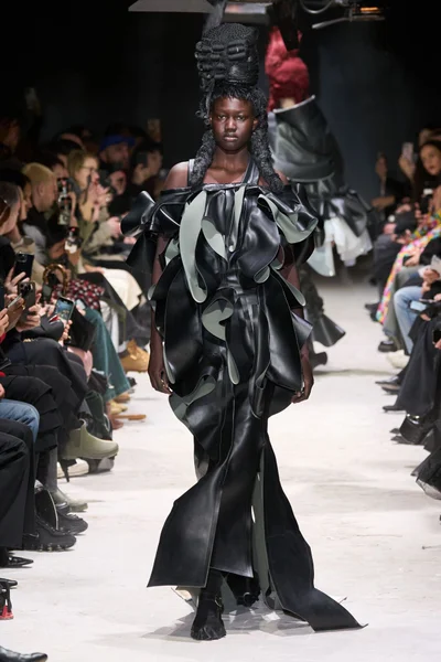 Look 14